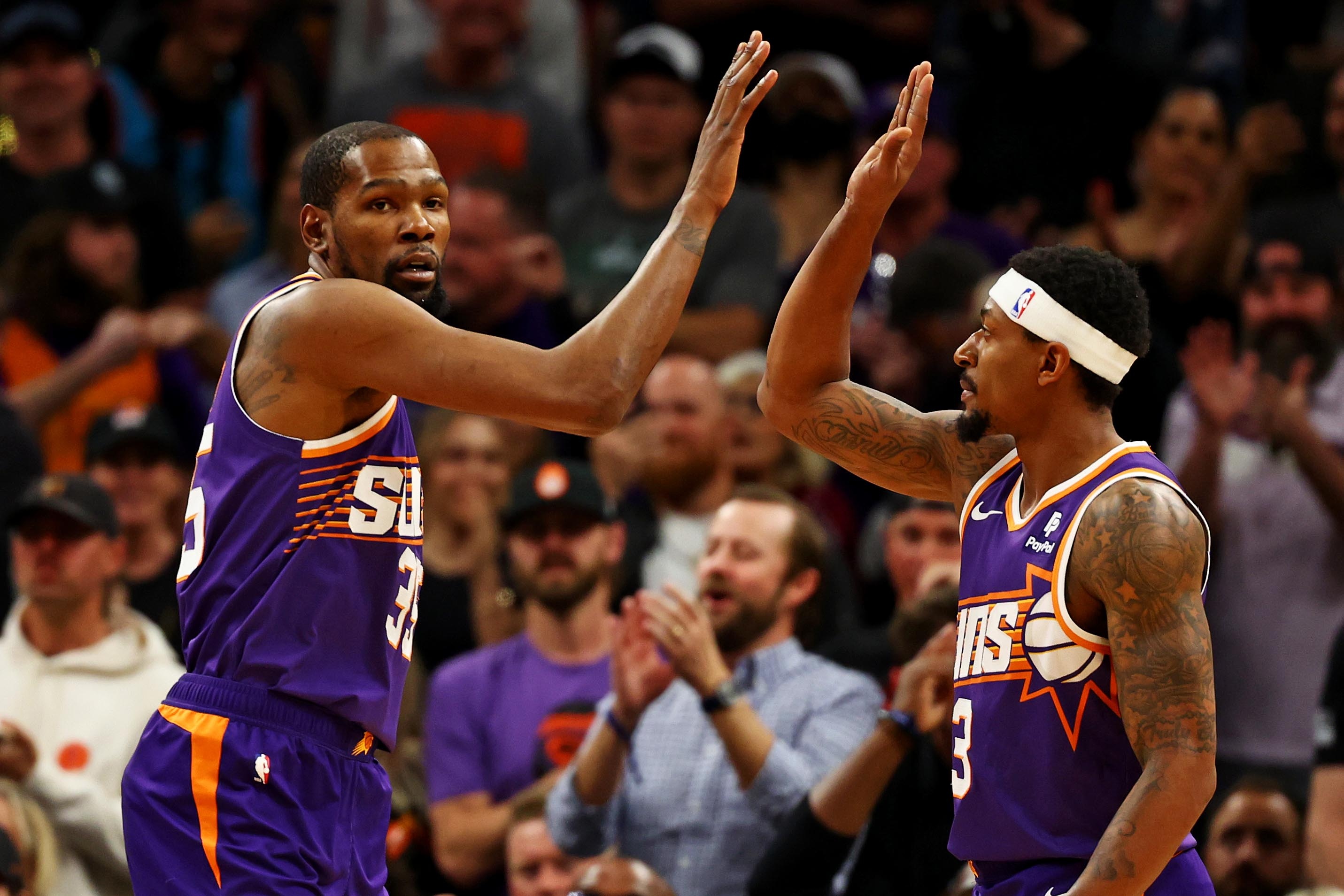 NBA选秀大会：夏洛特黄蜂和菲尼克斯太阳达成交易